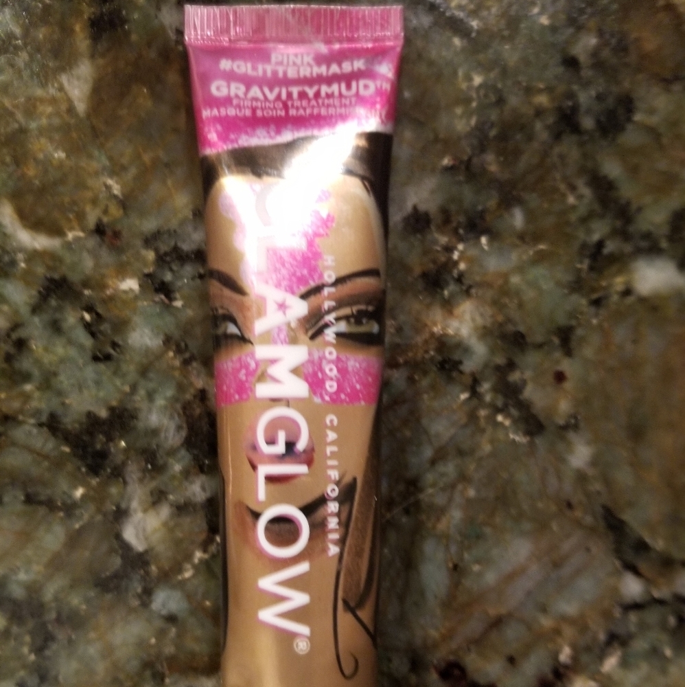 GLAM GLOW Gravity Mud